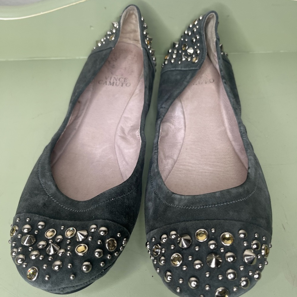 vince camuto shoes flats women size 9B gray suede upper beautiful shoes